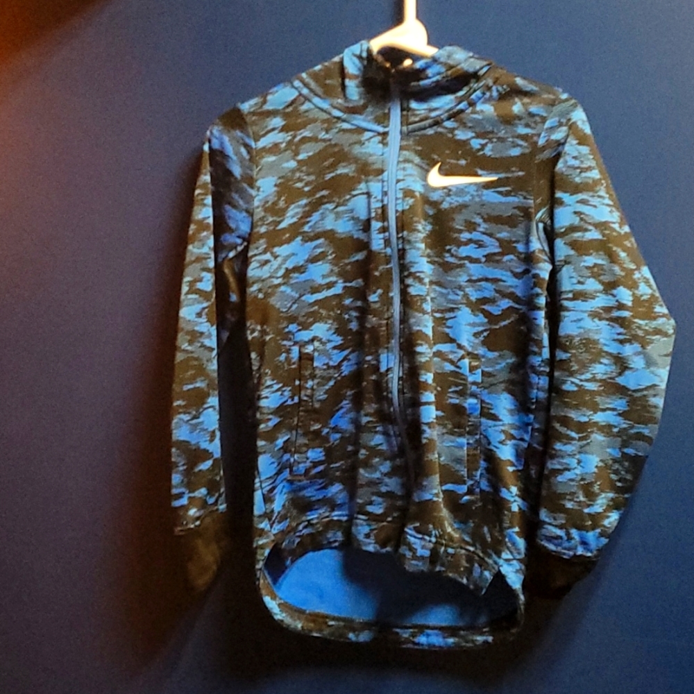 Boys Nike Elite Hoody size large